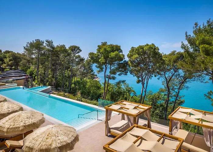 Awesome Stacaravan In Tar 4*