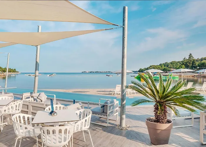 营地 Awesome Stacaravan In Tar 波雷奇