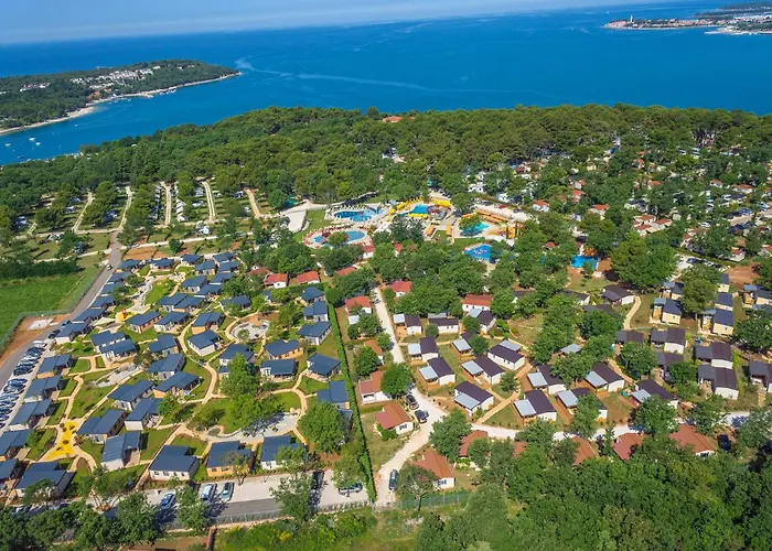 Awesome Stacaravan In Tar 波雷奇