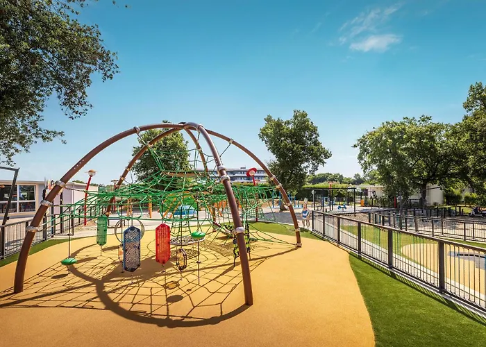 Awesome Stacaravan In Tar 营地