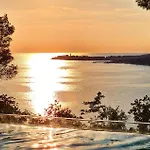 Awesome Stacaravan In Tar 4* Porec