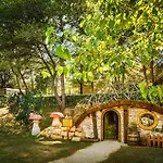 Beautiful Stacaravan In Tar Camping 4*