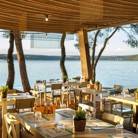 Awesome Stacaravan In Tar Camping Poreč