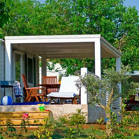 Amazing Stacaravan In Tar 4* Poreč