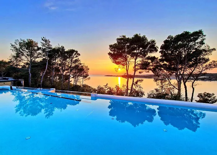 Camping Awesome Stacaravan In Tar